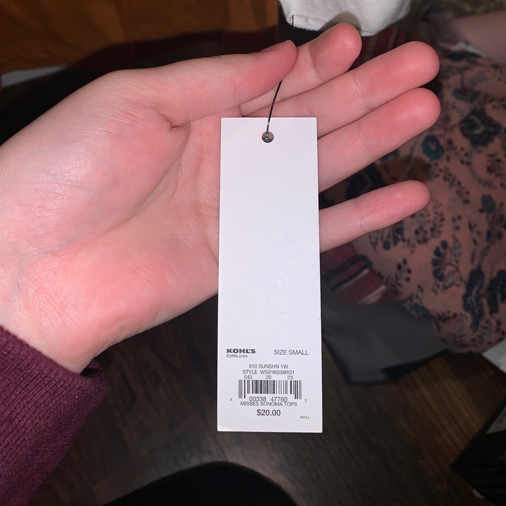 NWT top - size small - Picture 4 of 5